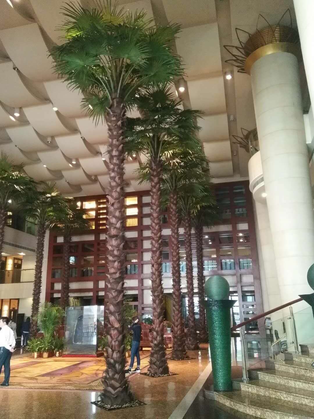 酒店仿真棕榈树
